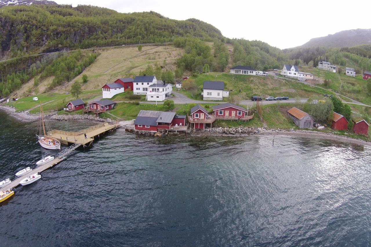 Hotel Elvegard Fjordcamp Grov Exterior foto
